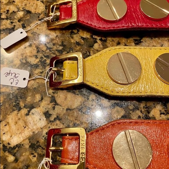 YELLOW CC Skye Giant Screw Leather Cuff Bracelet - Picture 4 of 4